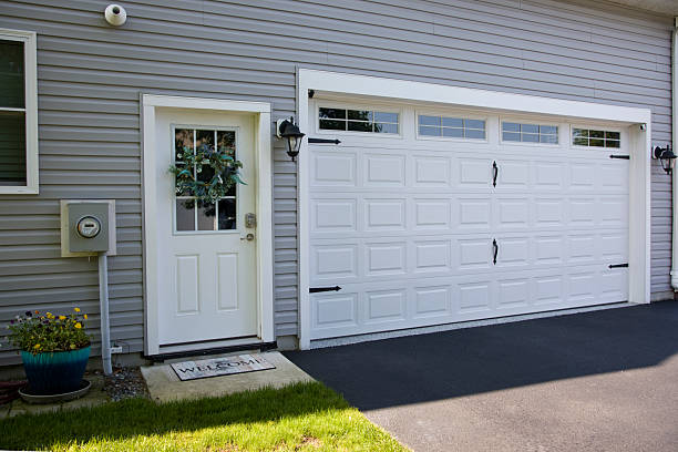 24/7 Emergency Garage Door Panel Replacement experts in Clarksville, IN